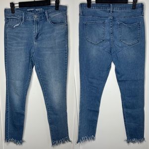 🛍️rockstar mid rise shredded hem skinny Jean mid rise 6 old navy denim